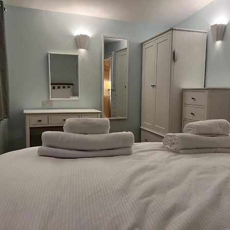 Charming Woodland Lodge 2 Person 1 Bedroom グレート・ヤーマス エクステリア 写真