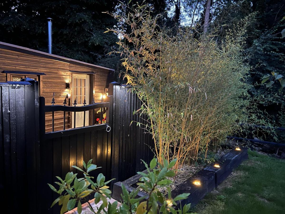 Charming Woodland Lodge 2 Person 1 Bedroom グレート・ヤーマス エクステリア 写真